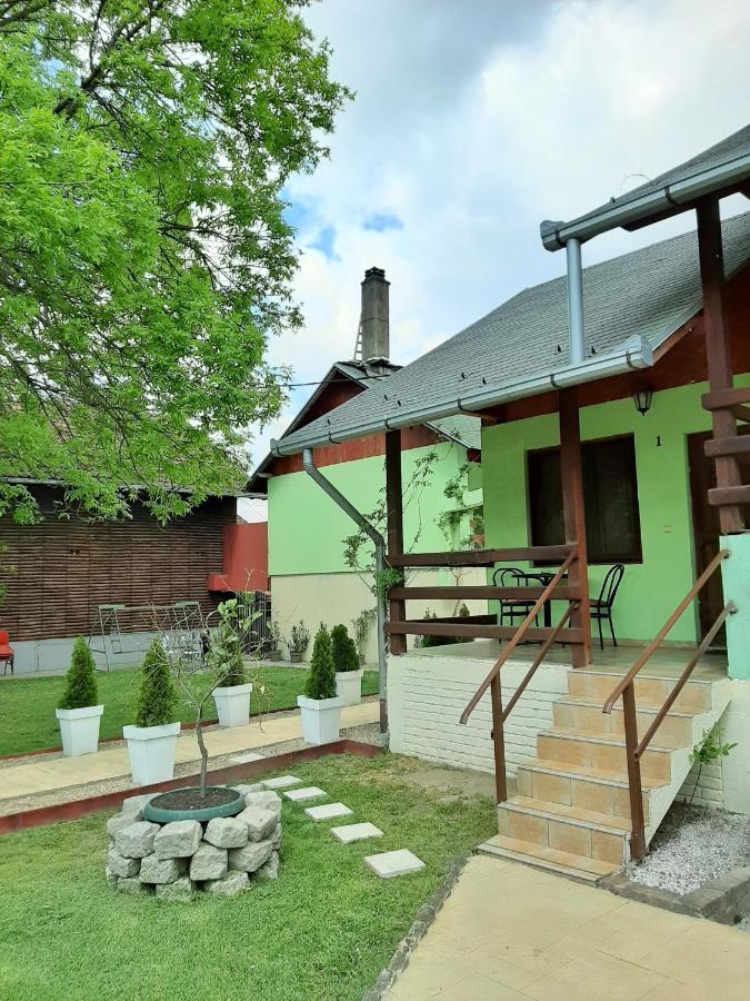 Pool And Villa Splav Dunavac Futog Exterior foto